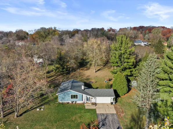 S47W22422 Lawnsdale COURT, Waukesha, WI 53189