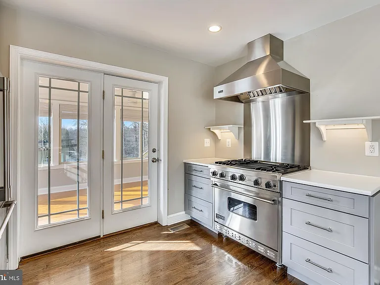 10202 Frederick Ave — Photo 11