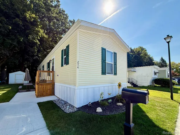 39500 Warren Rd Trailer 274, Canton, MI 48187