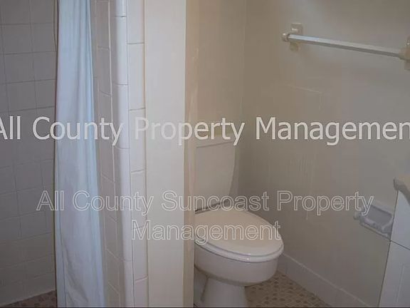 4th image of 232 45th Ave N