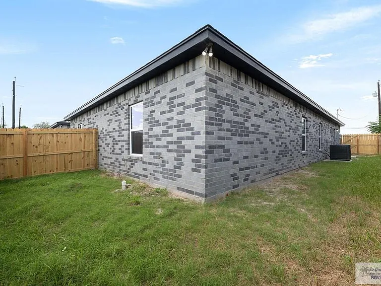 821 W Matz Ave #B — Photo 8