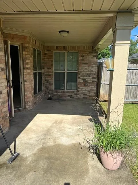 3 bed, 2.0 bath, 1700 sqft, $2,100 — Photo 3