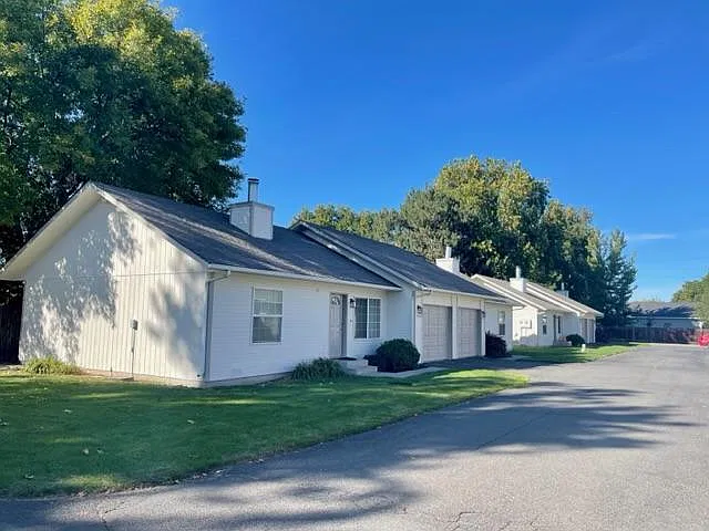 2 bed, 925 sqft, $1,295 — Photo 3
