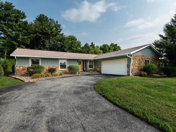 409 E Clover Ln, Bloomington, IN 47408