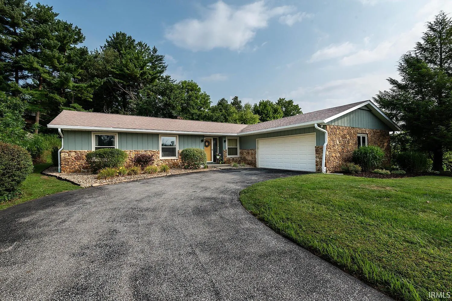 409 E Clover Ln photo 1