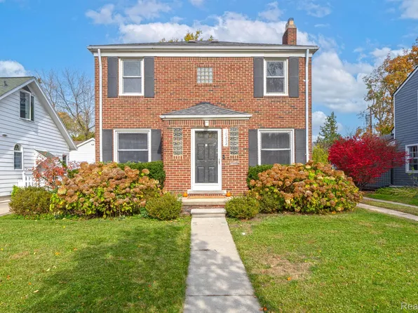 10434 Talbot Ave, Huntington Woods, MI 48070