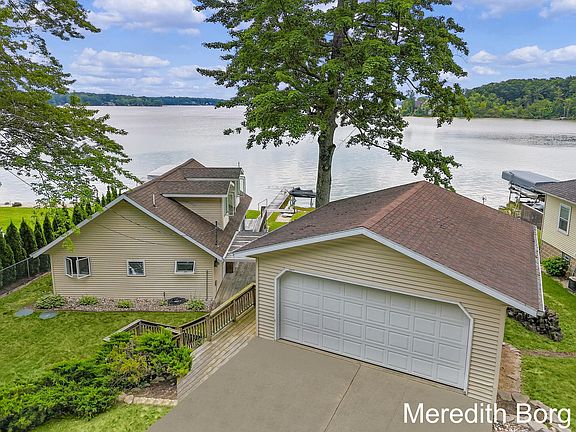 2nd image of 9264 S Redwood Dr