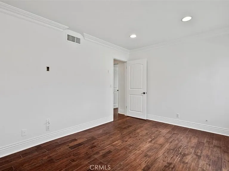 5954 Wilkinson Ave — Photo 16