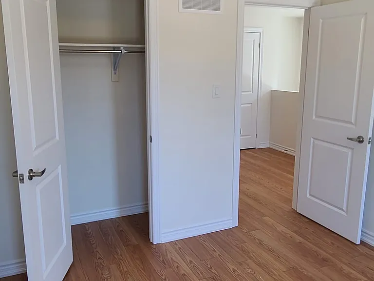 34 Durham Ave — Photo 20