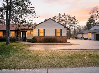 976 Riverview Ct, Williamston, MI 48895