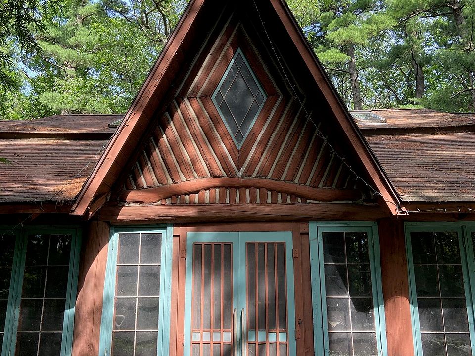 1216 Peninsula Dr, Traverse City, MI 49686 Zillow