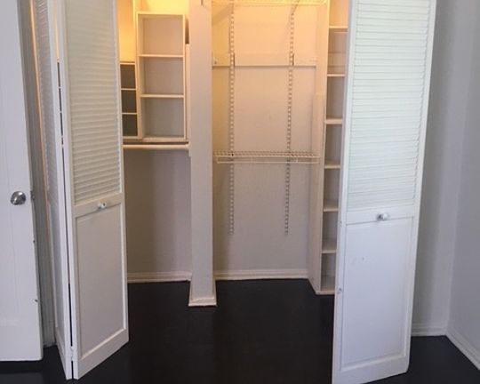 5th image of 836 N Formosa Ave