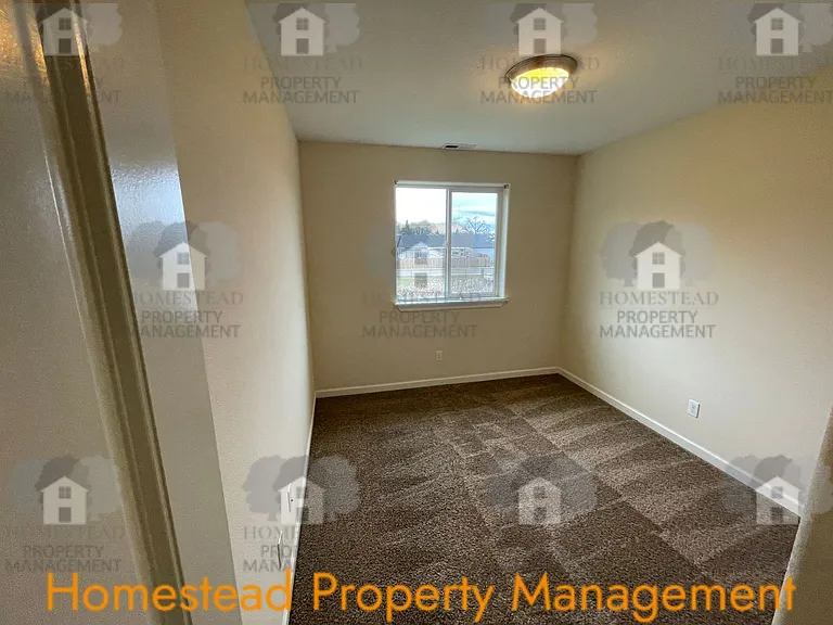 1220-1222 SE Academy St — Photo 21