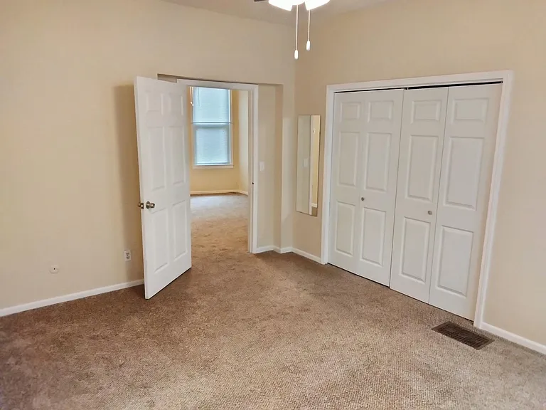 2817 Charlotte St #1 — Photo 16