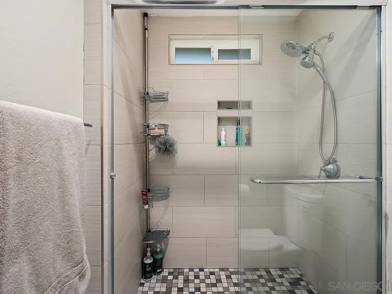 1516 Encino Ave #B — Photo 23