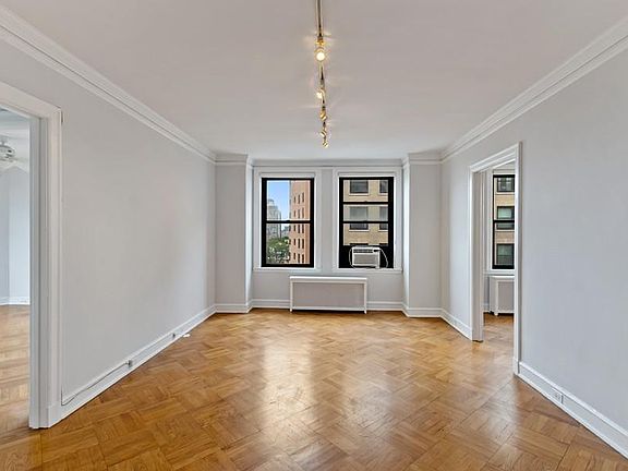 2nd image of 2000 N Lincoln Park West Pkwy #805