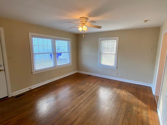 4th image of 508 E 1st St #4