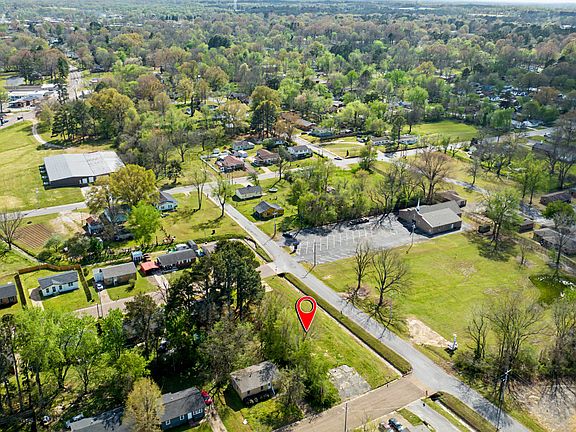 3rd image of Fairgrounds Rd