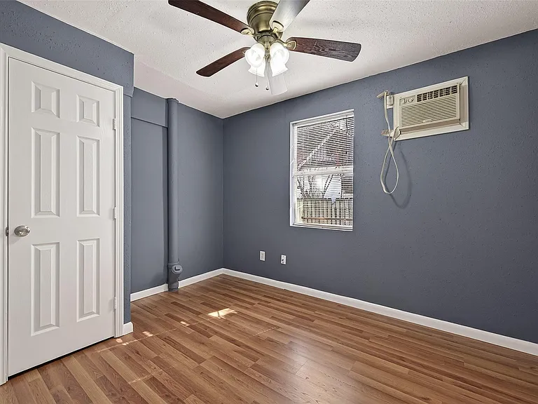 216 Burr St — Photo 7