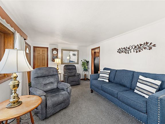 4th image of 107 Biscayne Ter