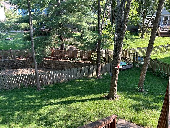 view of back yard