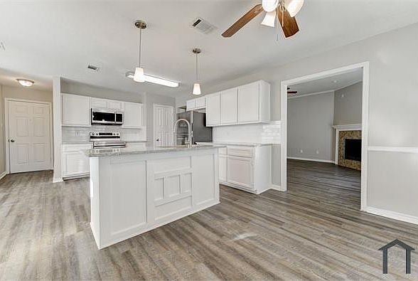 1st image of 4711 Chantz Dr
