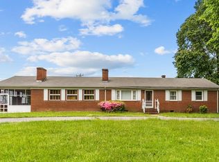 675 Harryhogan Rd, Callao, VA 22435