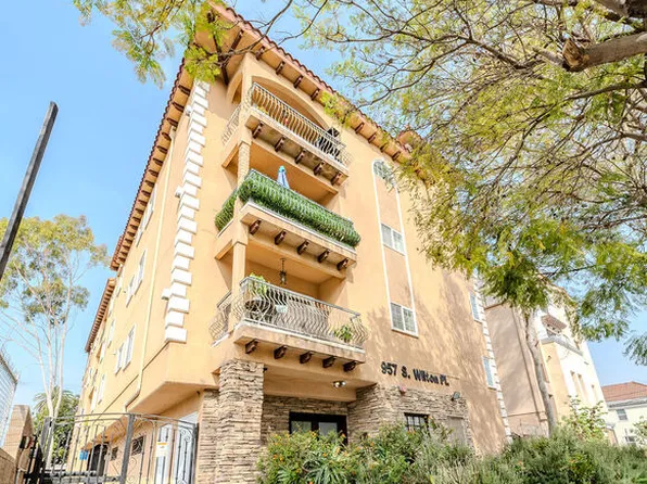 957 S Wilton Pl APT 1, Los Angeles, CA 90019
