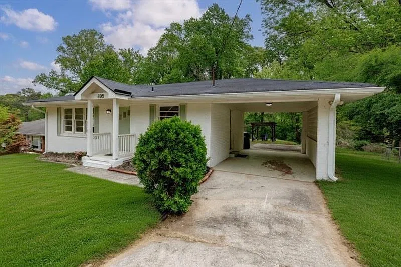 3 bed, 2.0 bath, 1700 sqft, $2,150 — Photo 3