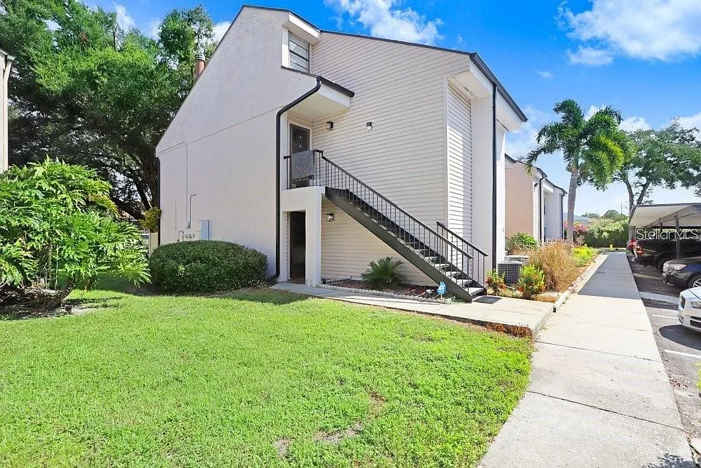 2 bed, 1.0 bath, 817 sqft, $1,500 — Photo 1