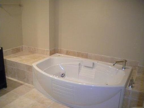 3rd image of 18201 Collins Ave APT 1606