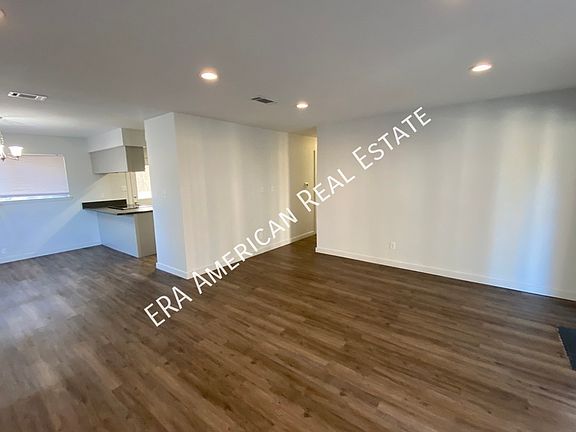 3rd image of 604 Bradford Dr