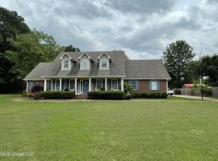 250 Sunnybrook Dr, Senatobia, MS 38668
