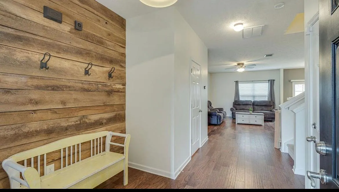 3 bed, 1574 sqft, $2,350 — Photo 4