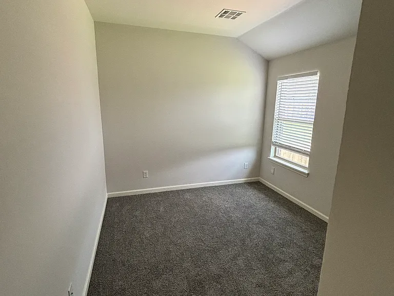 1001 SW 13th St — Photo 14