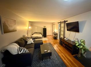 111 Lee Ave APT 302, Takoma Park, MD 20912