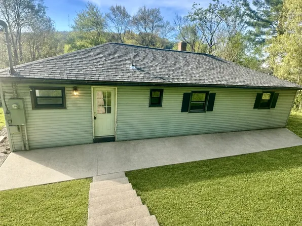 216 Magill Rd, Zelienople, PA 16063