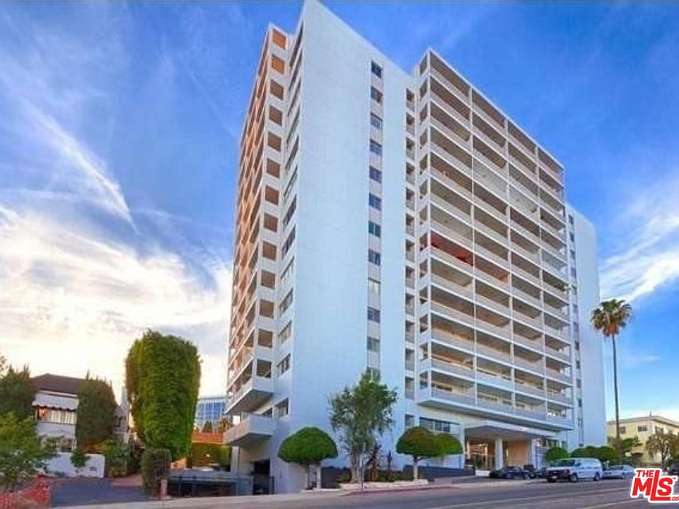 1st image of 999 N Doheny Dr APT 306