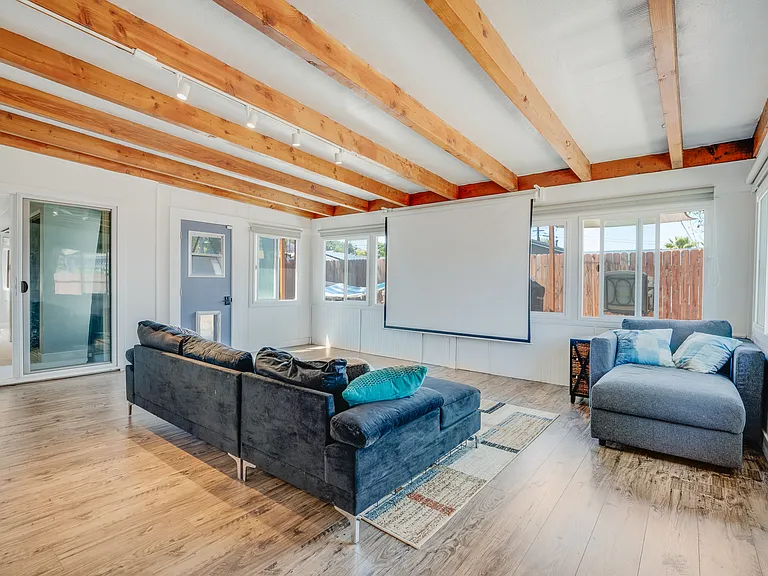 530 Kirtright St — Photo 23