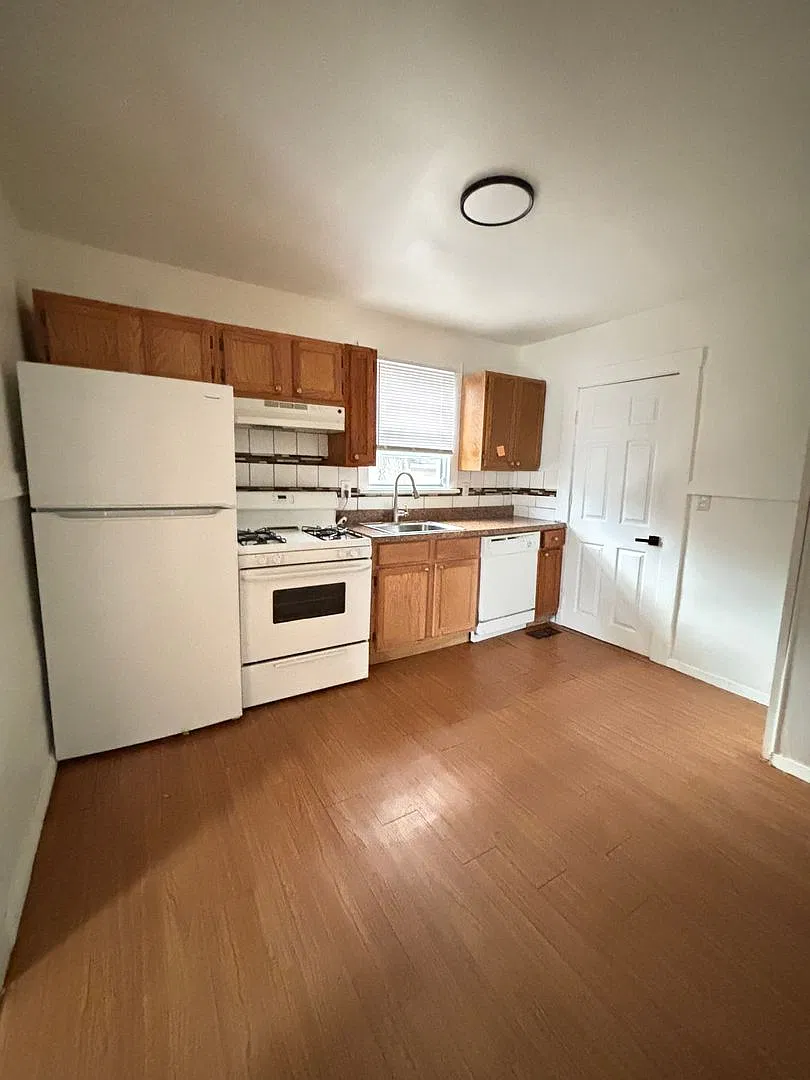2 Bedrooms 1 Bath House In Nlr $875 **Coming Soon — Photo 3