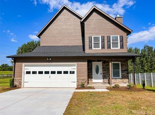 1573 Berkshire Dr, Hickory, NC 28602