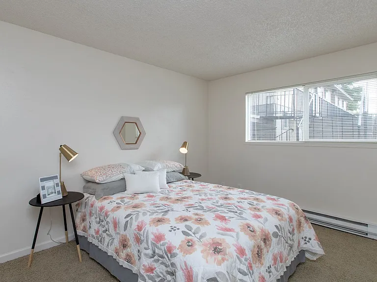 Parkhurst Apartments — Photo 13
