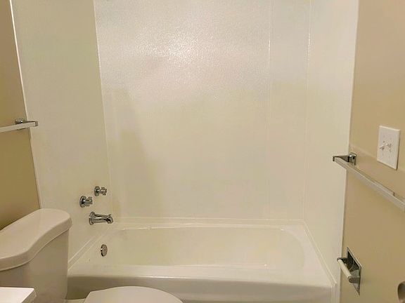 5th image of 1741 W Onondaga St APT E26