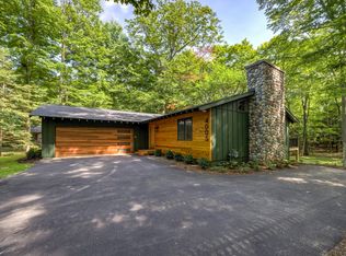 4005 E Oxford Dr, Leland, MI 49654