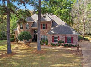 203 Wisteria Ct, Flowood, MS 39232