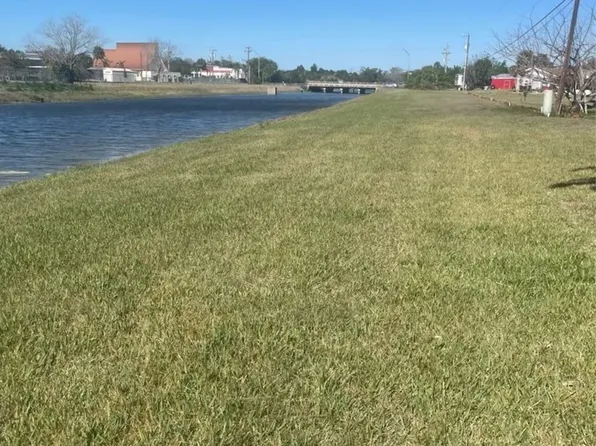 1927 NW 9th Pl, Cape Coral, FL 33993