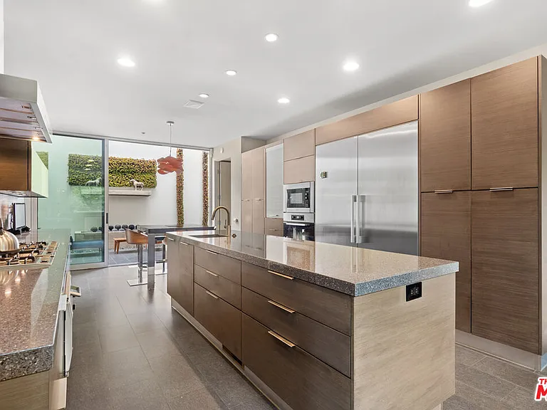 2207 Bowmont Dr — Photo 14