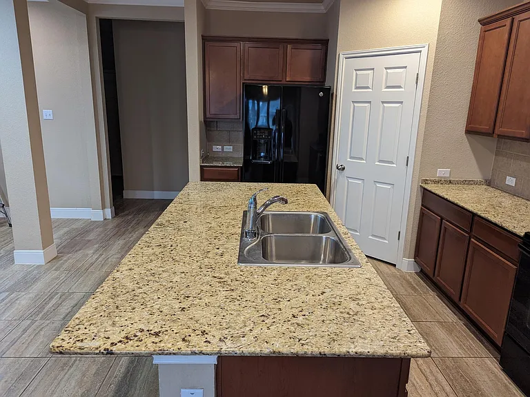 619 Green Mesa Dr — Photo 6