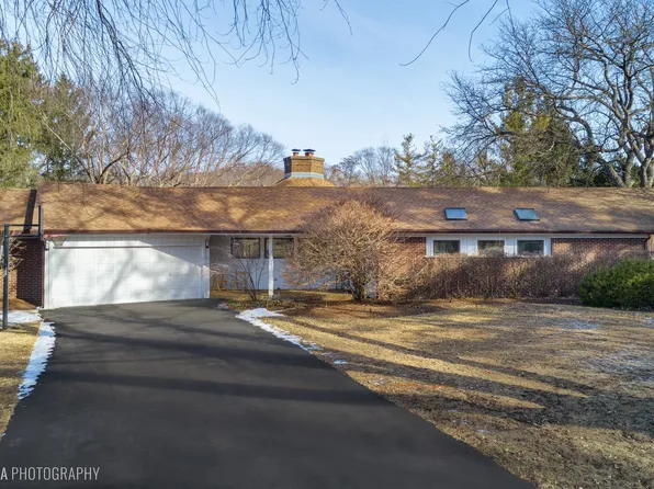 66 Flint Dr, Barrington, IL 60010