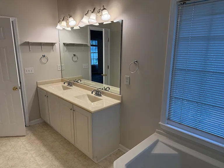 4911 Brompton Ln — Photo 18